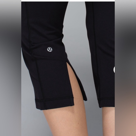 Rare Lululemon Gather & Crow Crop *Full-On Luon Black - Picture 3 of 8